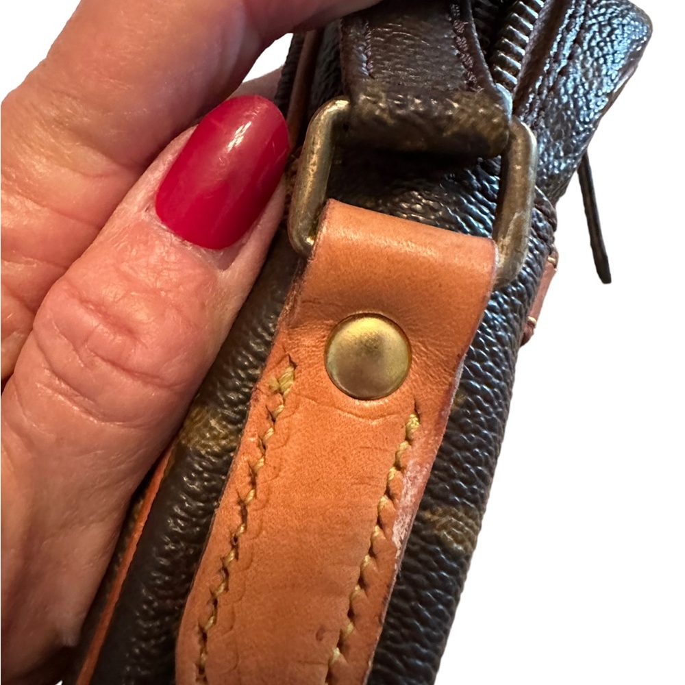 Louis Vuitton Vintage Monogram Danube Shoulder Crossbody PM Bag. COA included - Picture 12 of 14